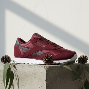 Reebok Classic Sneakers - Burgundy/Wine - Women’s Size 7.5 - Excellent Condition